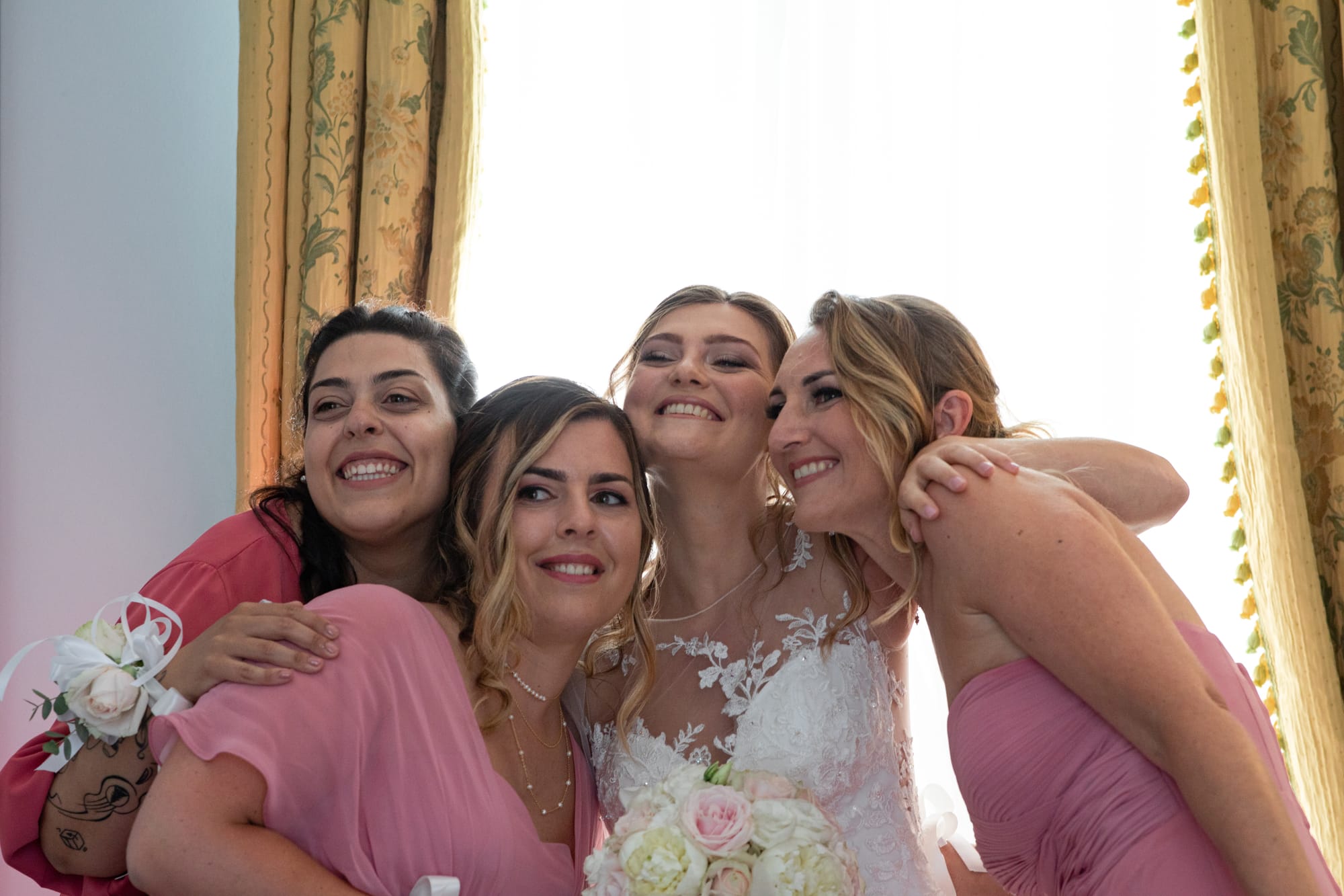 Sotto un cielo blu cobalto