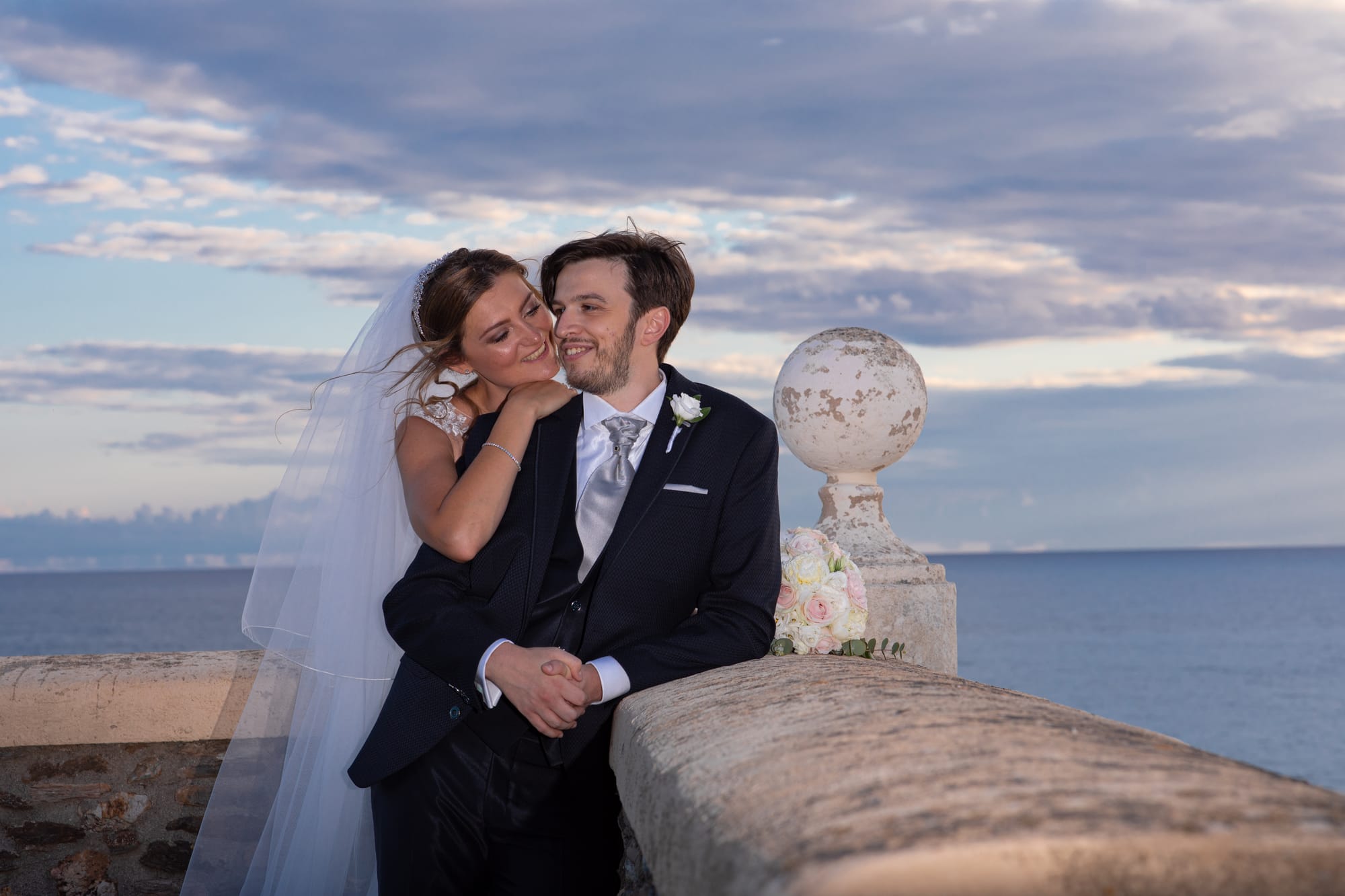 Sotto un cielo blu cobalto