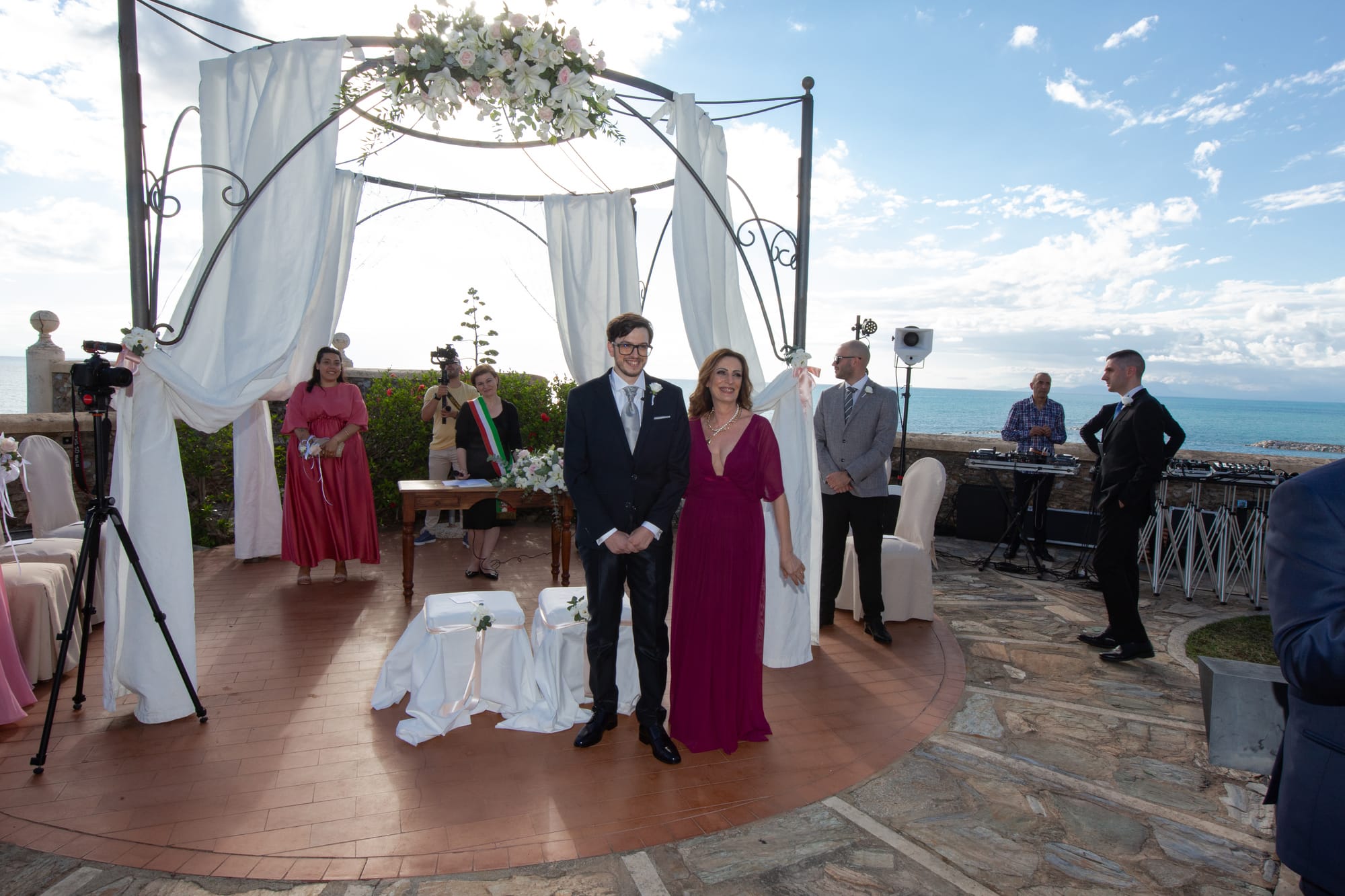 Sotto un cielo blu cobalto