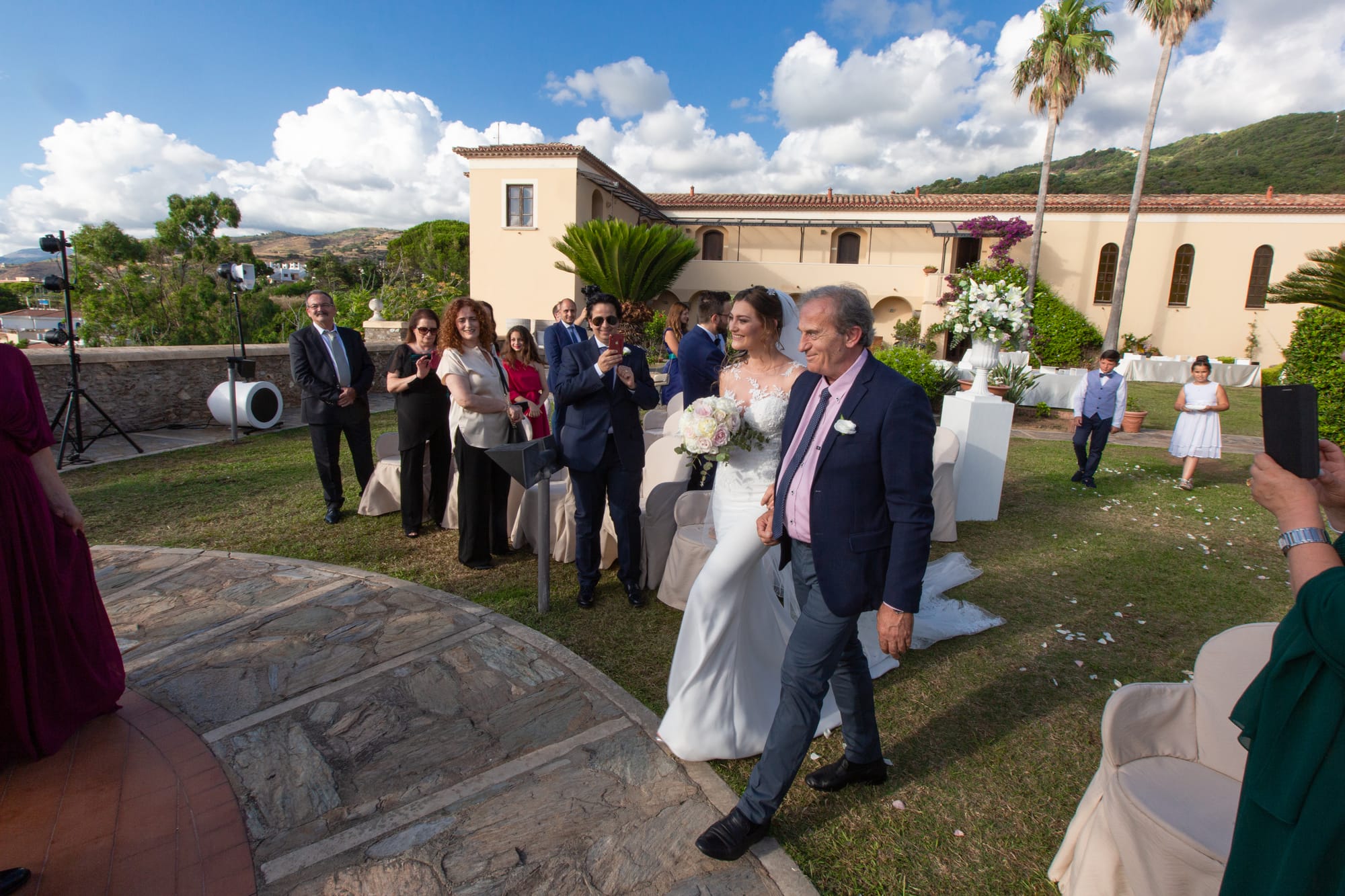 Sotto un cielo blu cobalto