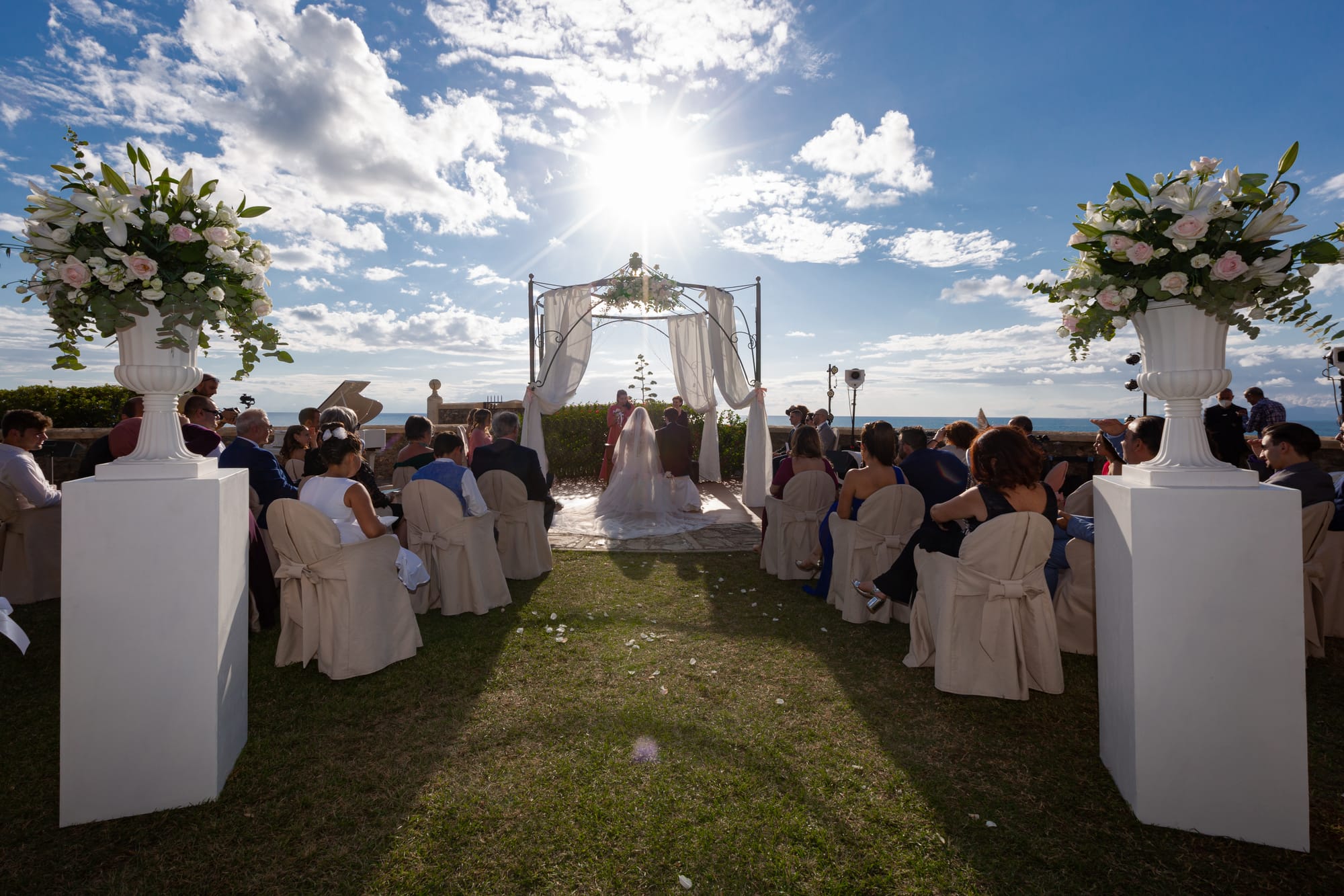 Sotto un cielo blu cobalto
