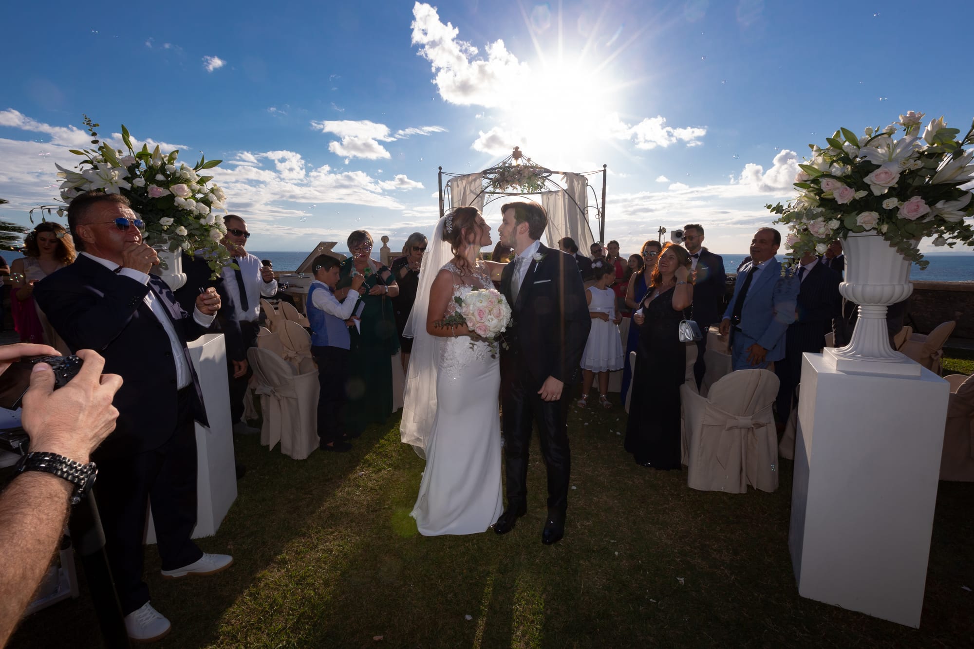 Sotto un cielo blu cobalto