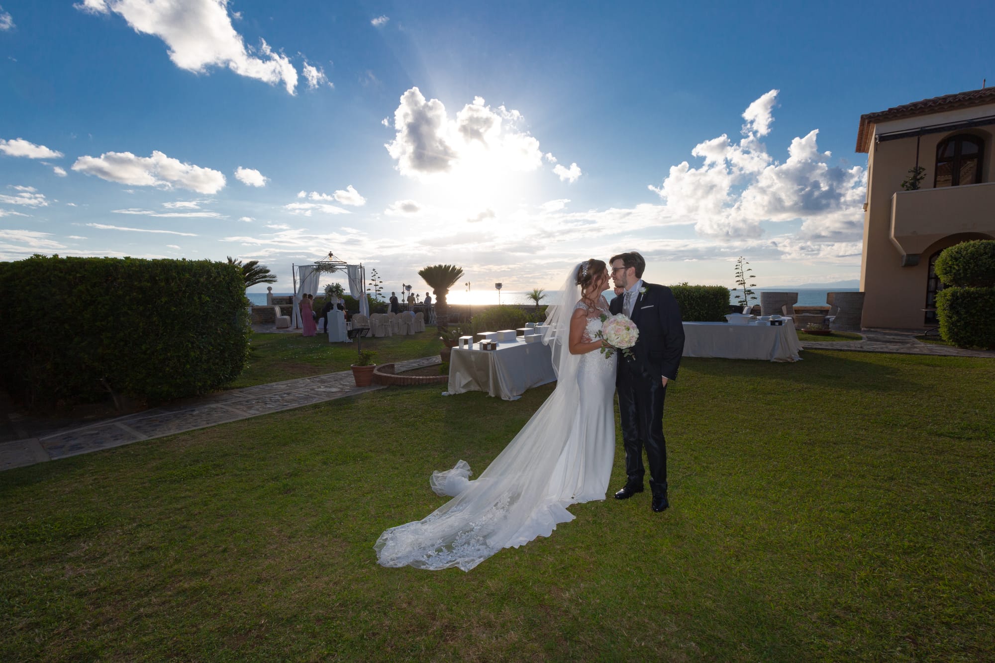 Sotto un cielo blu cobalto