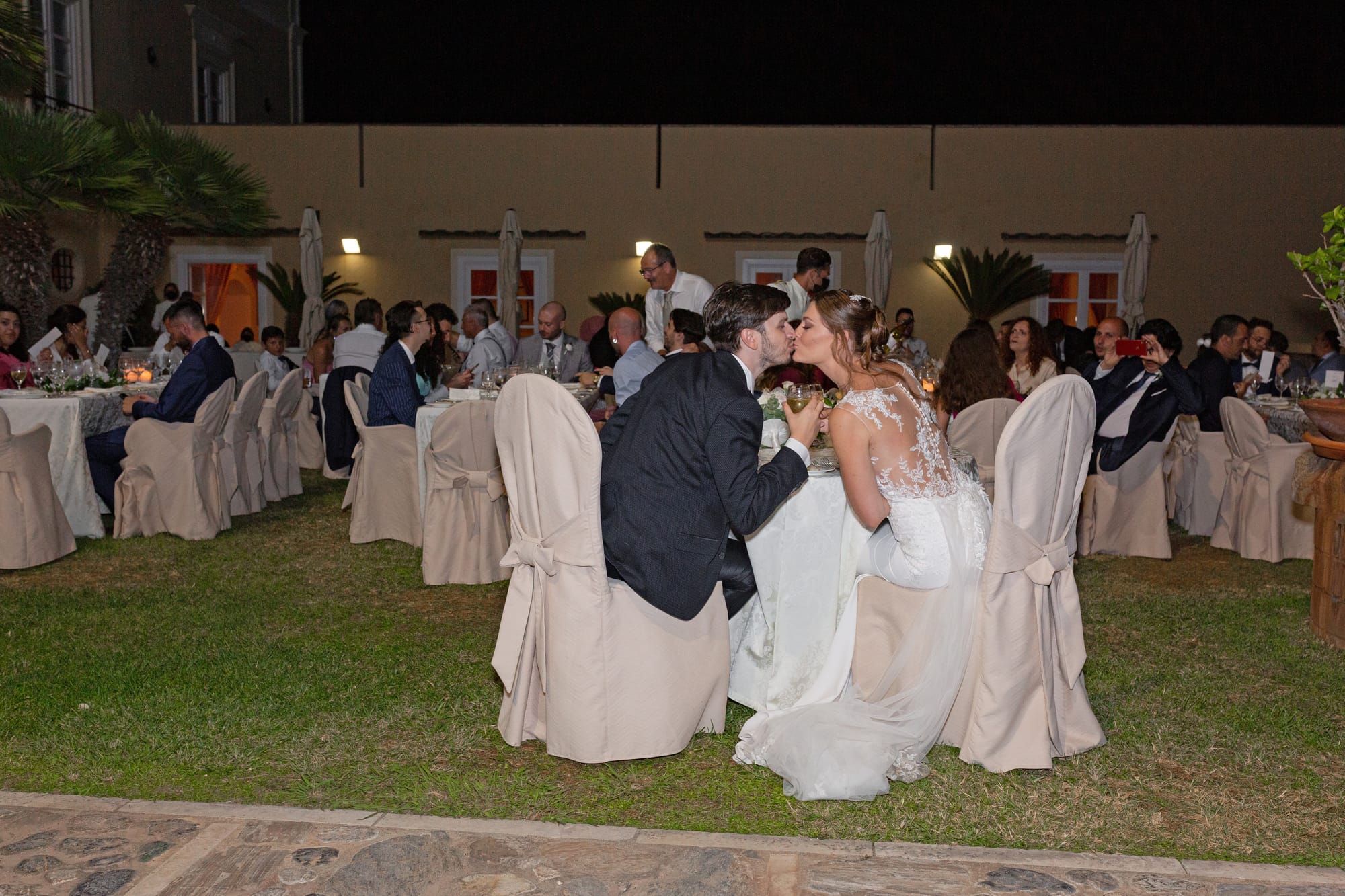 Sotto un cielo blu cobalto