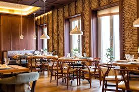 Restaurant &amp; Bar
