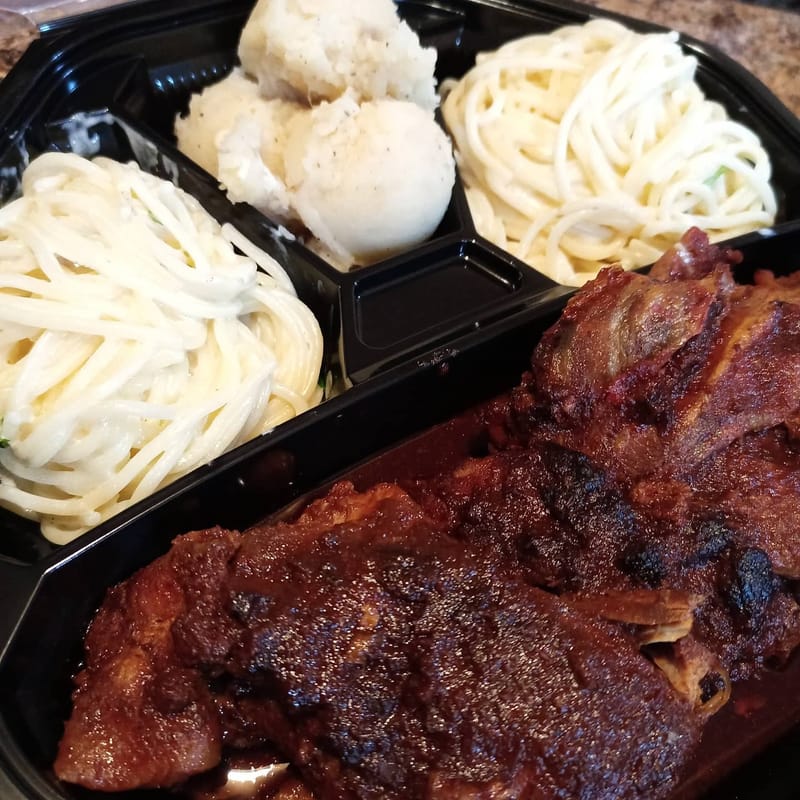 PIERNA DE PUERCO CON SALSA DE CIRUELA 4 personas