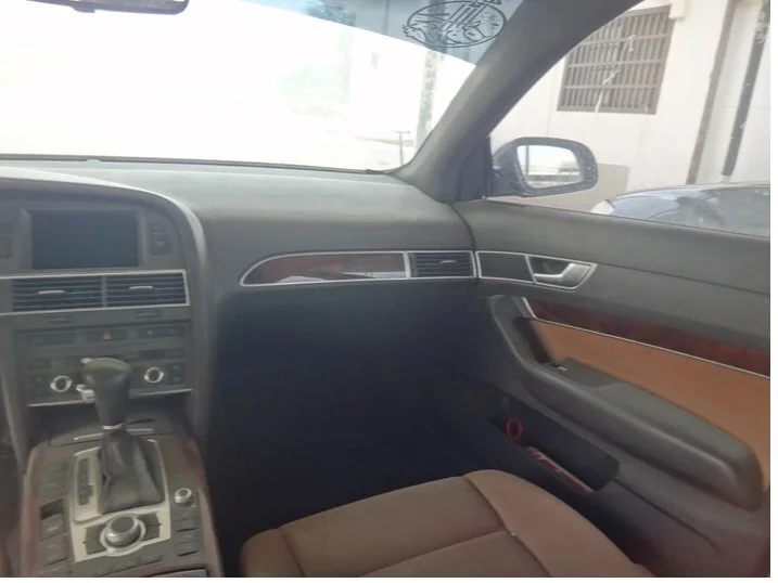 السعر 7000 درهم