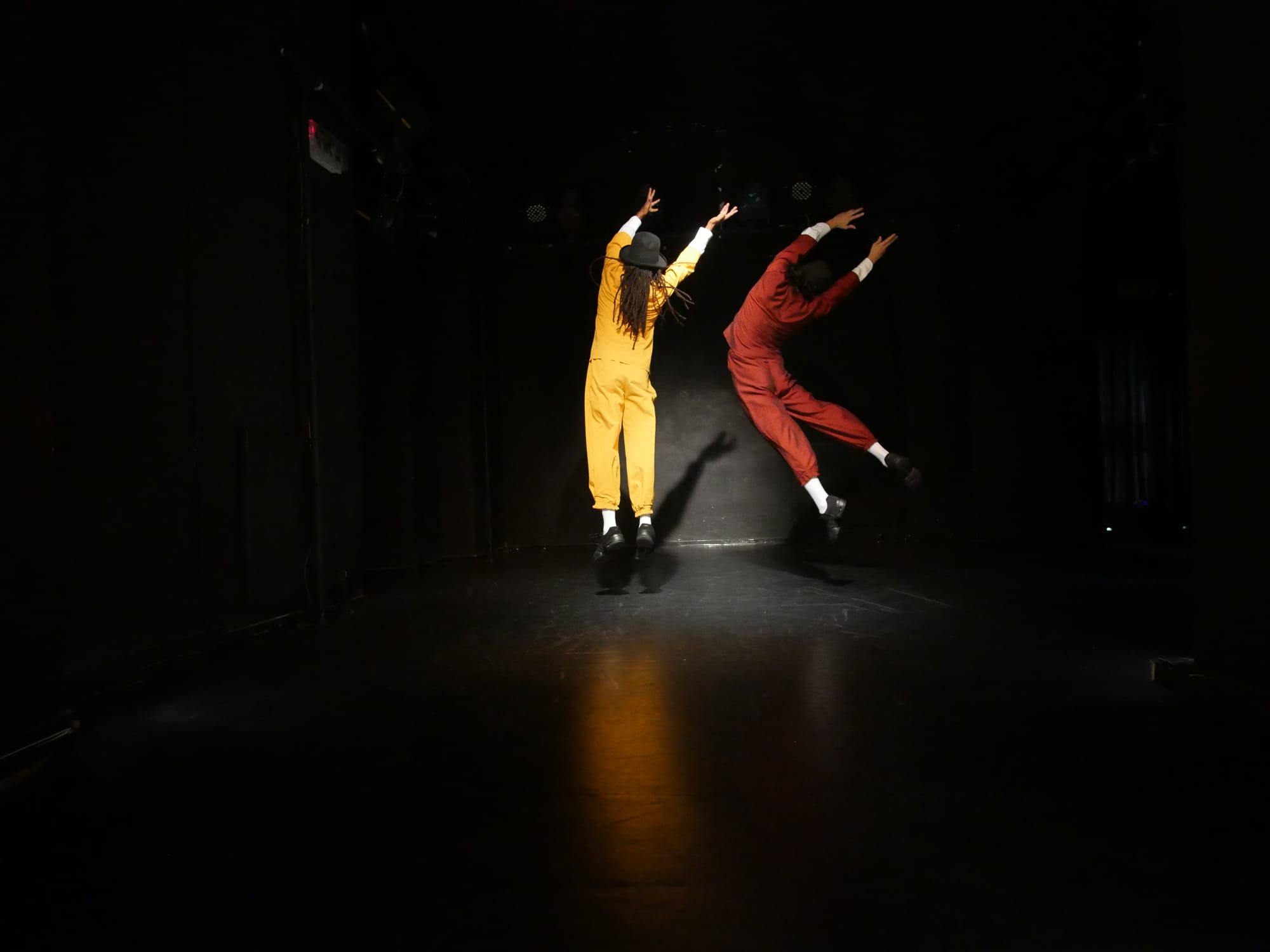                                                                     גי וגו Gi and Go