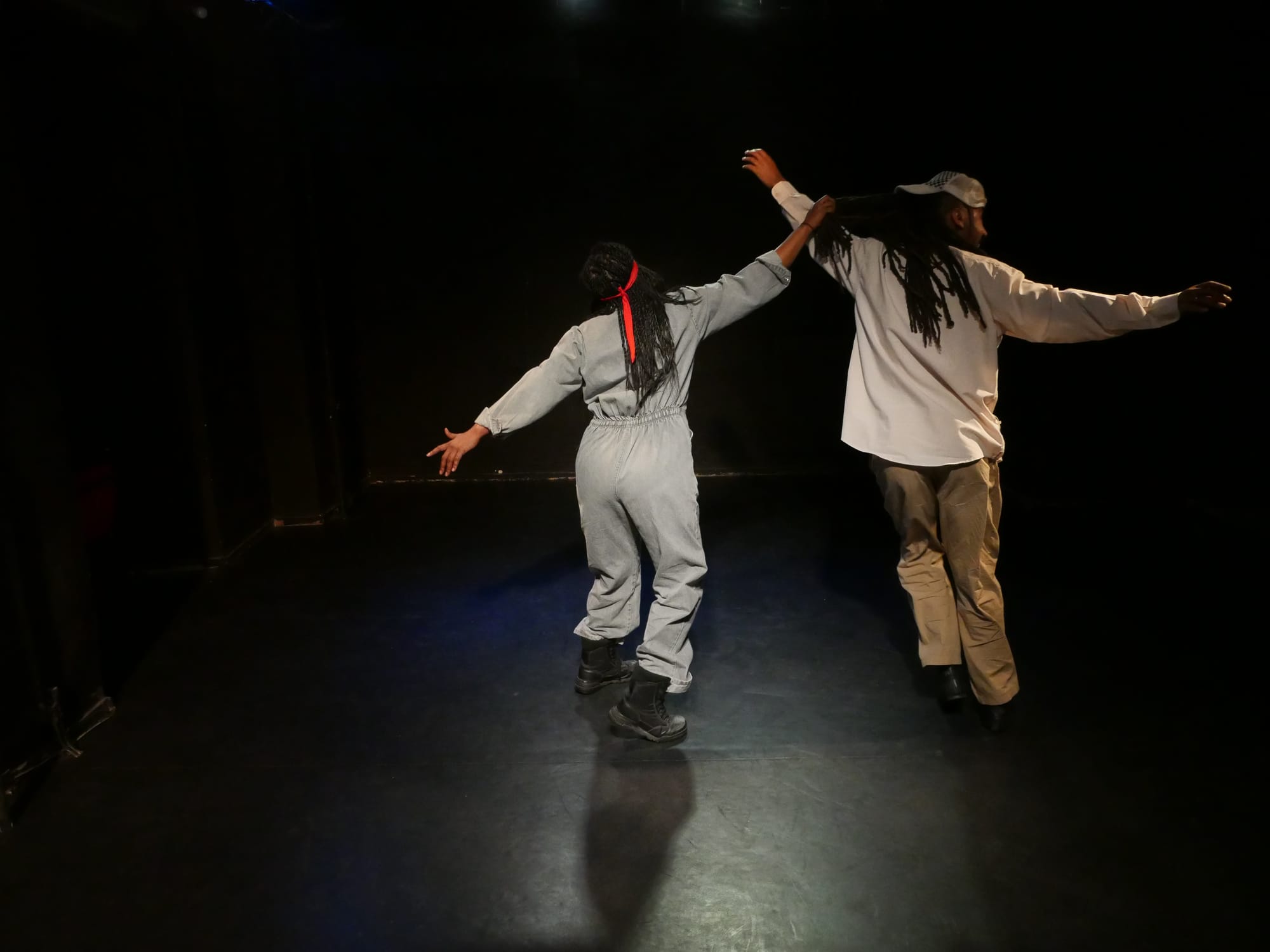                            סיפור אהבתו של הסופר צו'לוט     The love story of the writer Cholot