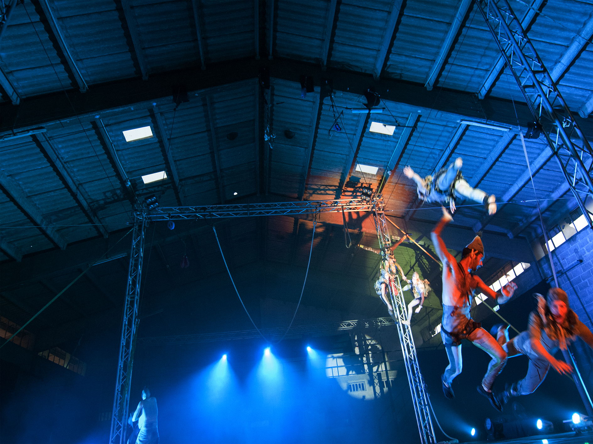                                                    בבושידים  BABUSHIDIM