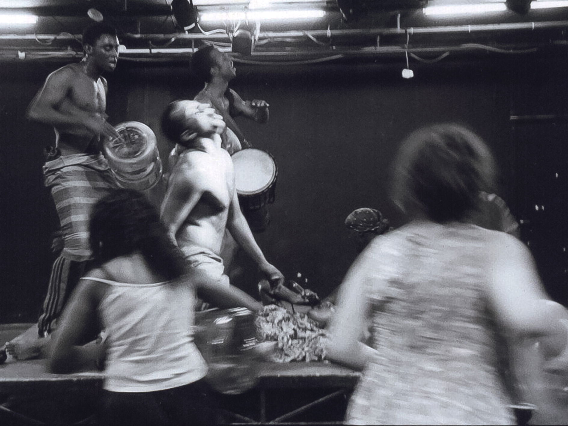                                       שחורים מאת ז'אן ז'אנה           Blacks by Jean Jean