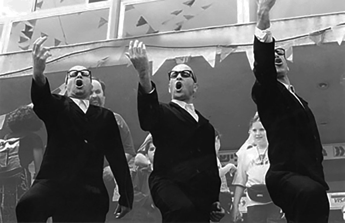         Zitsland On The Street                