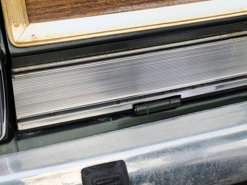 1985 Jeep Grand Wagoneer 