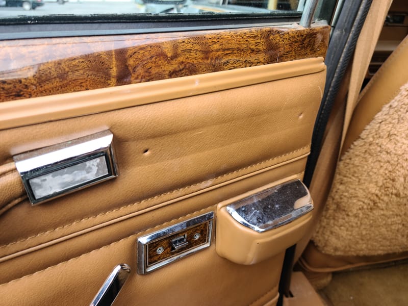 1985 Jeep Grand Wagoneer 