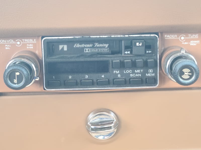 1985 Jeep Grand Wagoneer 