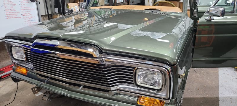 1985 Jeep Grand Wagoneer 