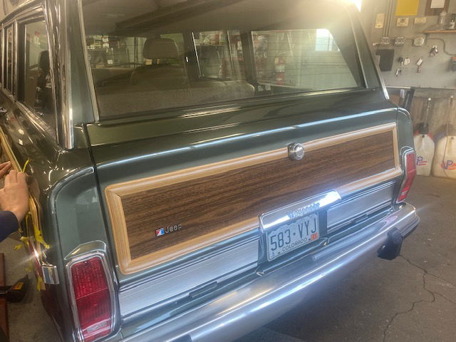 1985 Jeep Grand Wagoneer 