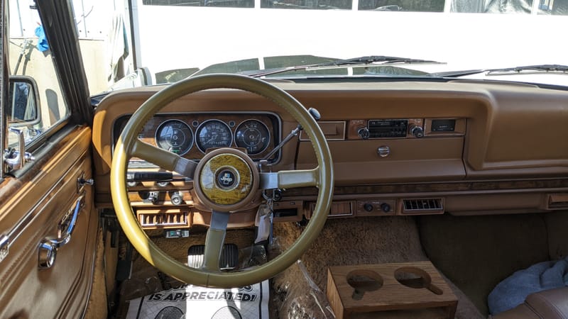 1985 Jeep Grand Wagoneer 