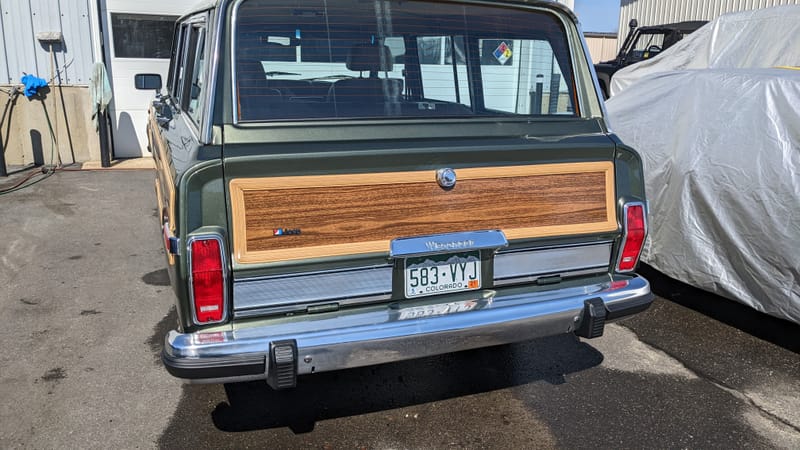1985 Jeep Grand Wagoneer 