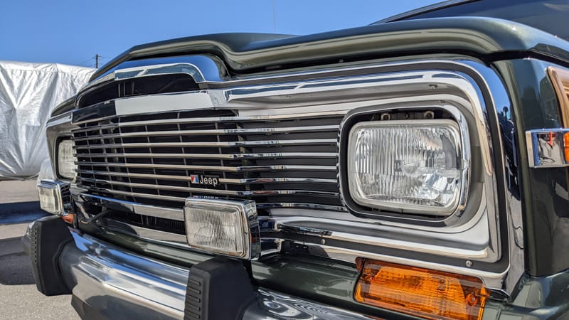 1985 Jeep Grand Wagoneer 