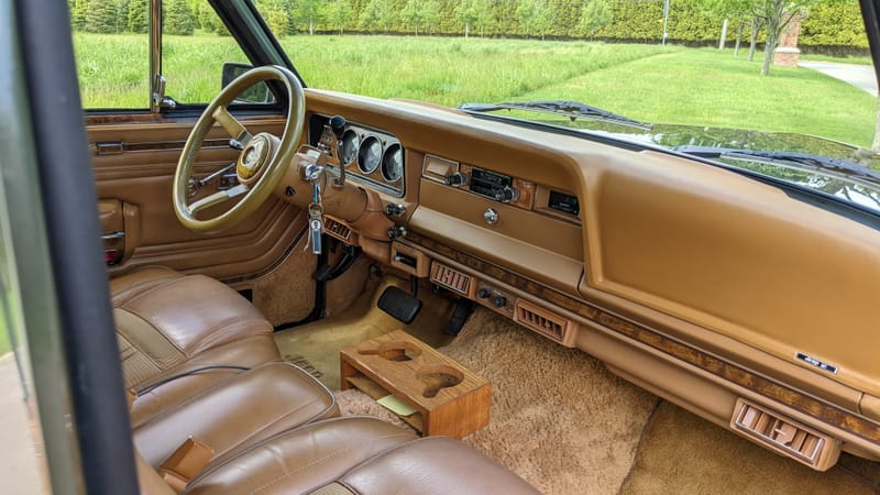 1985 Jeep Grand Wagoneer 