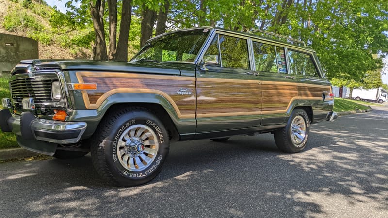 1985 Jeep Grand Wagoneer 