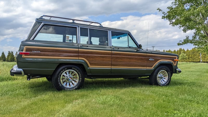 1985 Jeep Grand Wagoneer 