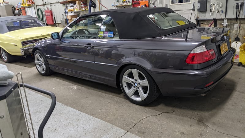 2005 BMW 325CI