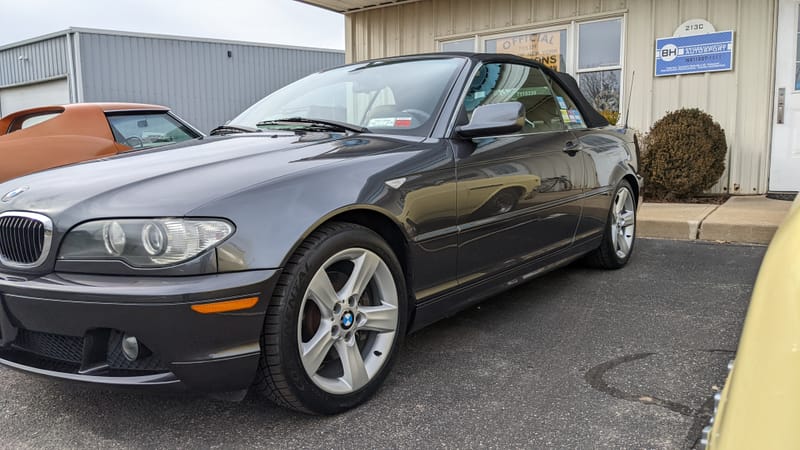 2005 BMW 325CI