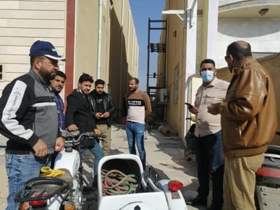 استمرار ابطال فريق الجهد الطوعي باعمالهم لانشاء ونصب مصعد ونج كهربائي لقسم الطوارىء ( ردهة العزل حالياً ) في مستشفى المدينة العام