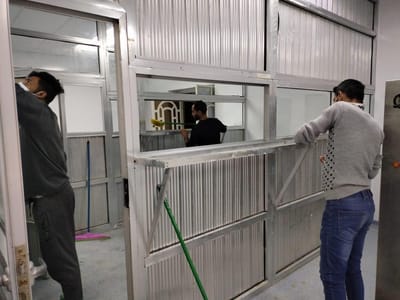 استمرار  ابطال فريق الجهد الطوعي بالمرحلة الثالثة : لتهيئة العمليات في مستشفى المدينة العام