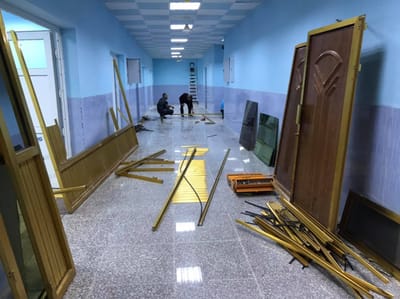 استمرار ابطال فريق الجهد الطوعي بالعمل ليل مع نهار من اجل النهوض بواقع القضاء المرحلة الرابعة : تهيئة العمليات في مستشفى المدينة العام