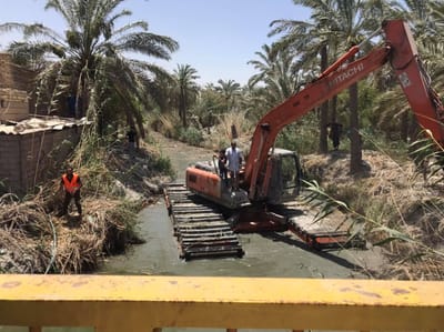 قام ابطال فريق الجهد الطوعي بنقل برمائي لتنظيف وكري محيط محطات ماء الاسالة