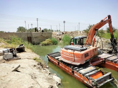 استمرار اعمال تطهير محيط محطات ماء الاسالة