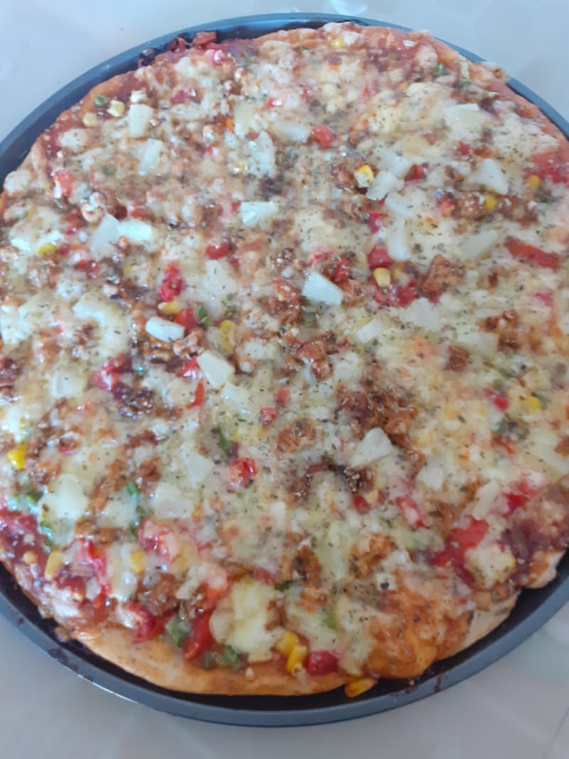 One topping meat pizza