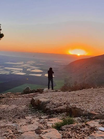 יומולדת, נעלים ובית מבולגן
