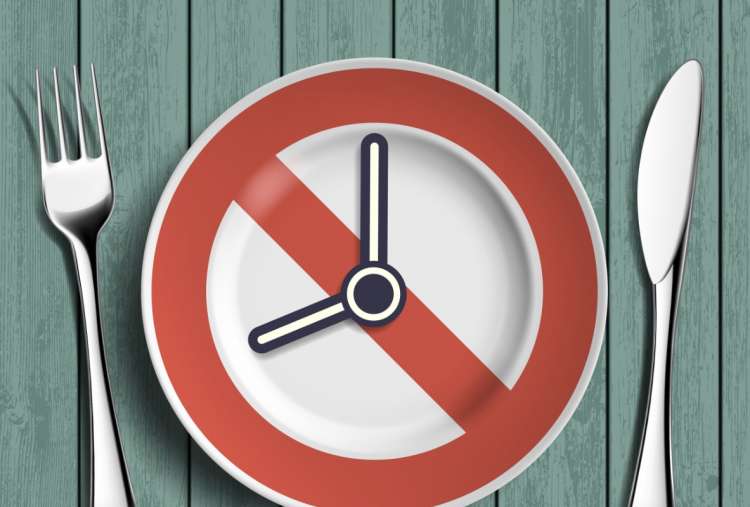 אימון על קיבה ריקה או אימון בצום? מועיל או לא לירידה במשקל?