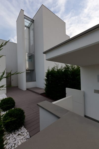 "Casa 02" pubblicata sulla rivista AND, n. 23, 2013: "La forma dell'abitare" a cura di Fabio Rosseti.