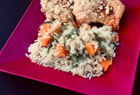 Muslos de pollo al horno, arroz y verduras