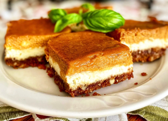 Barras de calabaza con relleno de queso crema