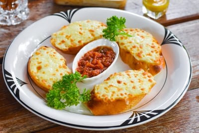 خبز الثوم بالجبن