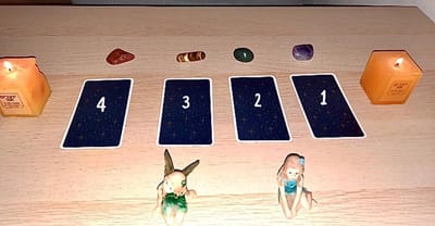 דניאל בכר - פתיחה וקריאה בקלפי טארוט