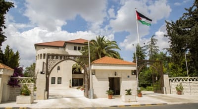 خبراء: وقف العمل بقانون الدفاع بات ضرورة مُلحة