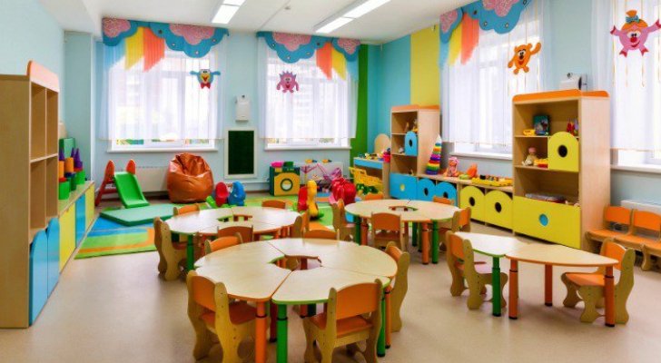 الحكومة تتراجع عن قرار إغلاق الحضانات