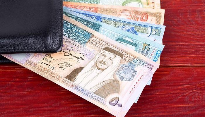 اقتصاديون لـ "حياة اف ام": الرواتب التقاعدية لا تتناسب مع الغلاء المعيشي