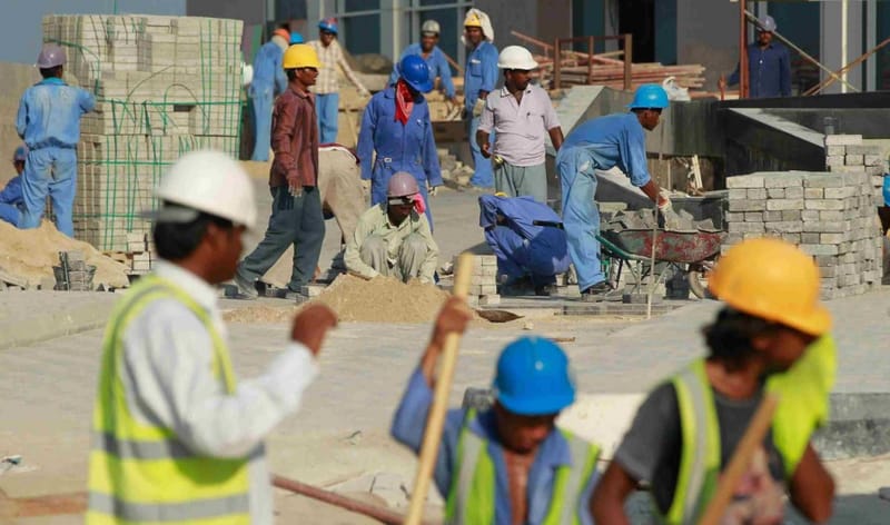 مطالبات بنظام هجرة يضمن للعمالة الوافدة حرية الحركة والتنقل