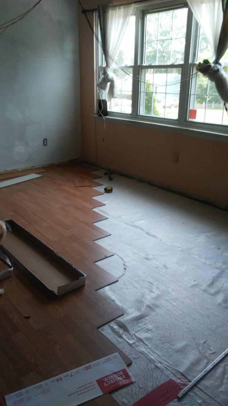 LAMINATE FLOORING