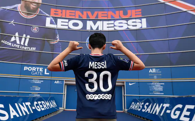 เมสซี่พบกับเพื่อนร่วมทีม PSG คนใหม่ของเขาในการฝึกซ้อมครั้งแรกที่ปารีส