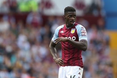 Aston Villa และ Man Utd 'กำลังเจรจา' เกี่ยวกับการโอนเงินกู้