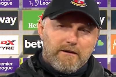 Ralph Hasenhuttl ตั้งคำถามหลังจาก Everton vs Newcastle เลื่อนออกไป